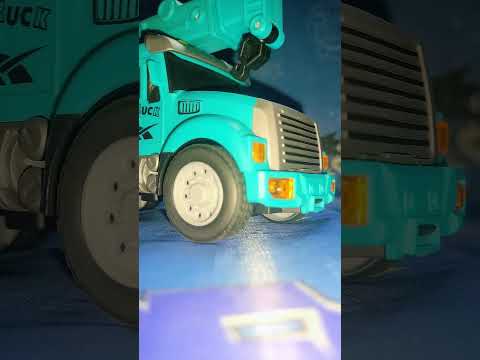 xe cẩu màu xanh #dochoitreemthongminh #toys #automobile #excavator