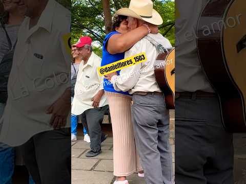 La Colocha encontró el amor #youtuber  #viralshort  #video  #lifeisbutadream #plazalibertad