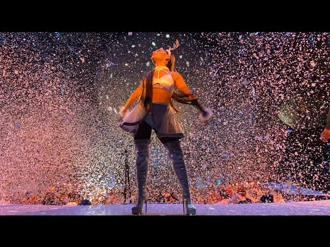 Ariana Grande - Christmas & Chill Medley - Live from The Sweetener World Tour
