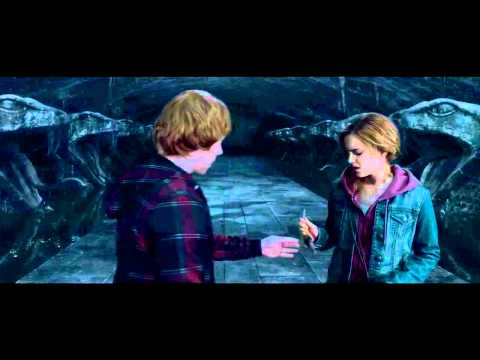 Harry Potter and the Deathly Hallows : Part 2 | FIRST LOOK clip (2011)