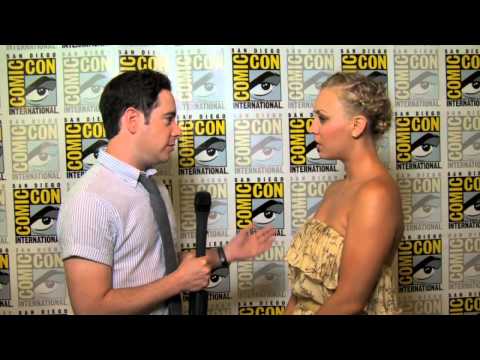 Comic-Con 2012 - Kaley Cuoco Interview - UClzCn8DxRSCuMFv_WfzkcrQ