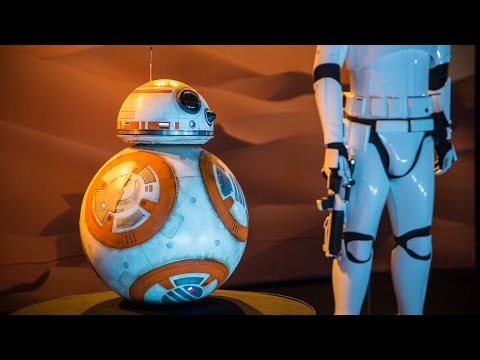 Star Wars Celebration 2015: Props, Costumes, Collectibles! - UCiDJtJKMICpb9B1qf7qjEOA