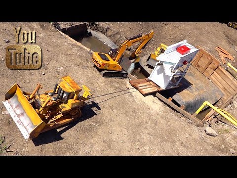 YouTube GOLD - RESCUE 911: 4 Buckets and a Pool?! (s2 e7) | RC ADVENTURES - UCxcjVHL-2o3D6Q9esu05a1Q