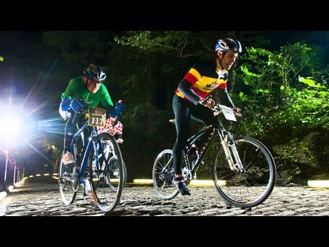 Uphill Bike Sprint in Belgium - Red Bull De Muur 2013 - UCblfuW_4rakIf2h6aqANefA