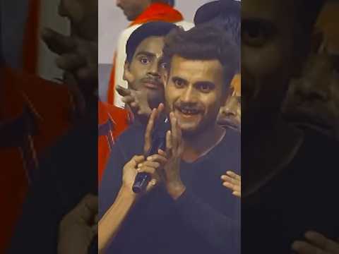 गुरु जी वो भविष्य में आने वाले नहीं आप को ऐसा क्यों बोले🙏🙏 #aniruddhacharyaji #katha #shorts