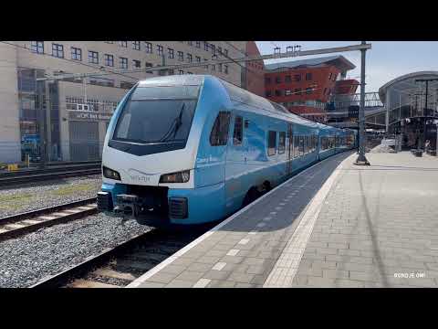 (Uniek!) Dubbele Connexxion Valleilijn FLIRT keert op station Amersfoort Centraal!