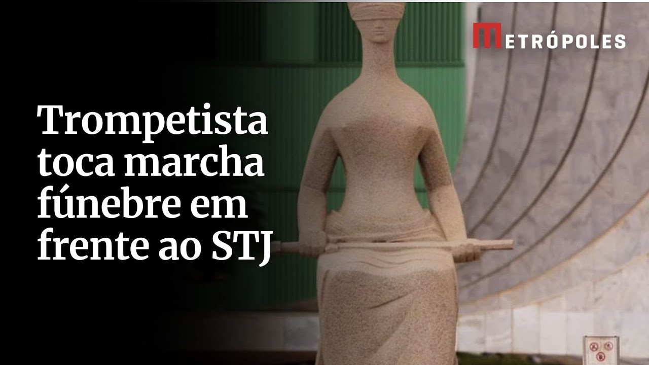 Trompetista toca marcha fúnebre em frente ao STJ
