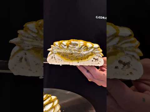 Pavlova vanille passion pour Monaco #cedricgrolet #viral #patisserie #shortvideo  🇲🇨