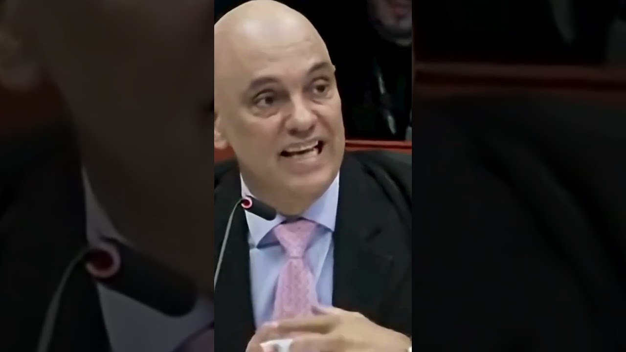 Moraes aponta Bolsonaro como líder de grupo criminoso