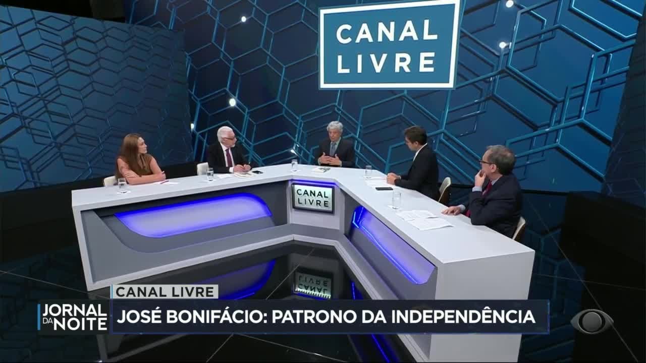 Canal Livre recebe o jornalista, escritor e imortal da ABL, Jorge Caldeira