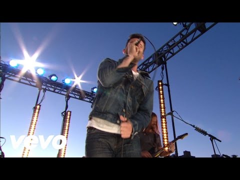 Maroon 5 - Harder To Breathe (VEVO Summer Sets) - UCN1hnUccO4FD5WfM7ithXaw