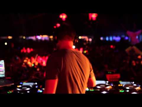 TomorrowWorld 2013 - Pete Tong - UCsN8M73DMWa8SPp5o_0IAQQ