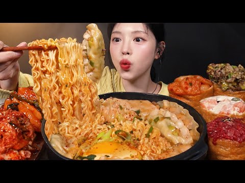 SUB)뜨끈칼칼 떡만두라면 먹방!🍜삼양라면 매운맛에 대왕유부초밥까지 꿀조합 리얼사운드 Ramyeon Mukbang Asmr