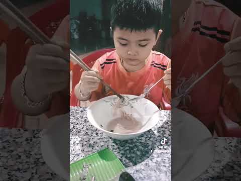 binbo ăn bún sạch tô😜😜😜