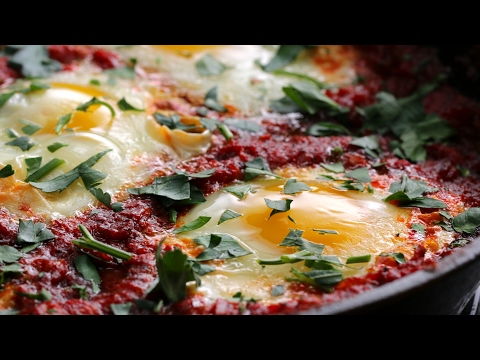 North African-Style Poached Eggs in Tomato Sauce (Shakshouka)