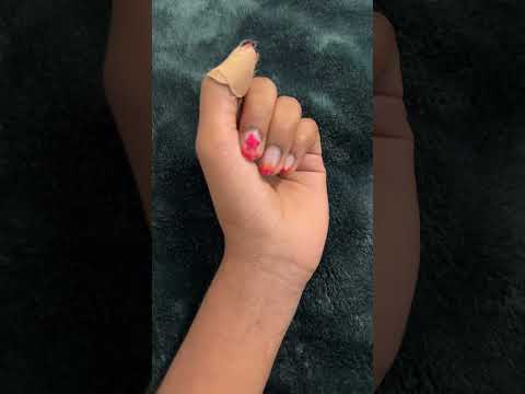 i have 4 fingers and a bandaid! #viral #preppy #shortvideos #foryou