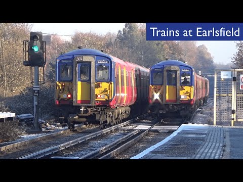 South Western Railway: Trains at Earlsfield
