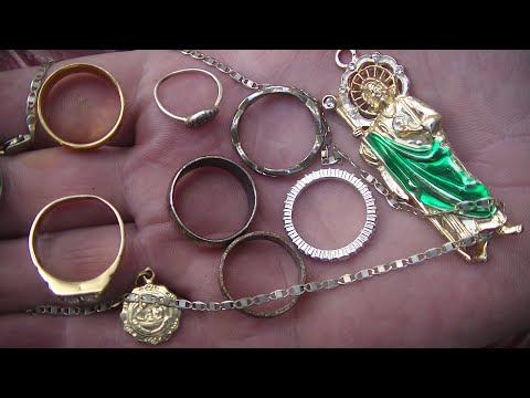 Metal Detecting Chicago Beach Gold