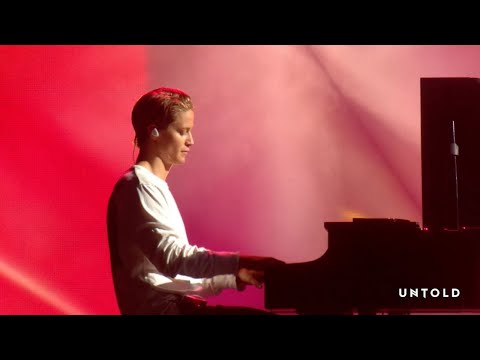 Kygo plays "Firestone" ft. Justin Jesso at UNTOLD 2018 (Live Acoustic Version)