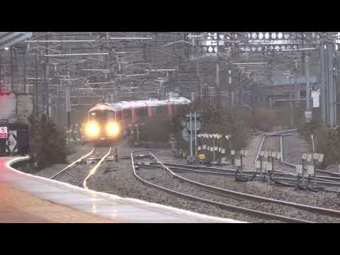 730045 & 730004 passing Rugby (27/12/23)