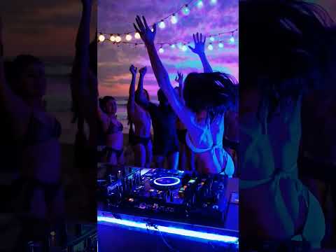 techno to the party dream will come alive #techno #festivalmusic #edmmusic #90s #edm