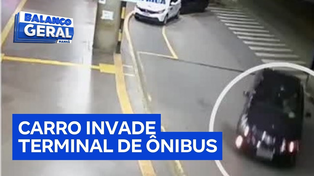 Motorista invade terminal de ônibus para fugir de assalto em Santo André SP