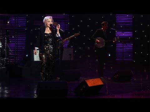 Elle King Performs 'America's Sweetheart' - UCp0hYYBW6IMayGgR-WeoCvQ