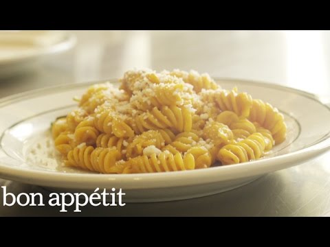 Fusilli with Spicy Vodka Sauce from the Chefs Behind Jon & Vinny’s in LA - UCbpMy0Fg74eXXkvxJrtEn3w