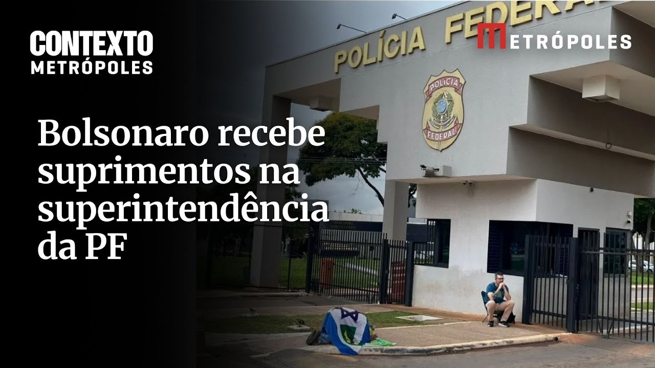 Preso Bolsonaro recebe suprimentos na superintendência da PF veja imagens TV Online Preso Bolsonaro recebe suprimentos na superintendência da PF veja imagens