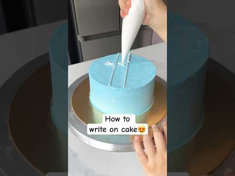 how to write on cake| cake writing tips 😍#shortsfeed #caketips #bakinghacks