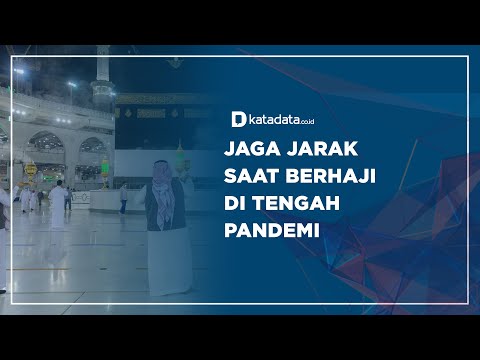 Jaga Jarak saat Berhaji di Tengah Pandemi | Katadata Indonesia