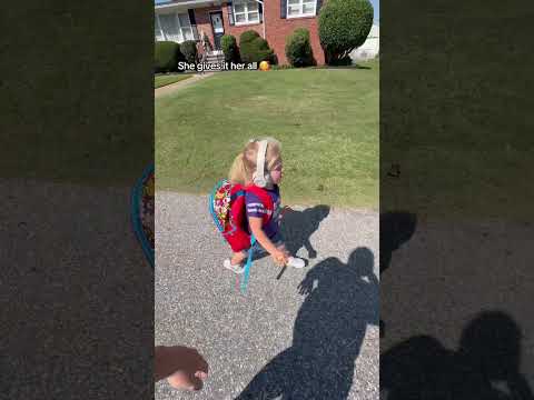 Sing it girl!! #singing #kpop #kidssinging