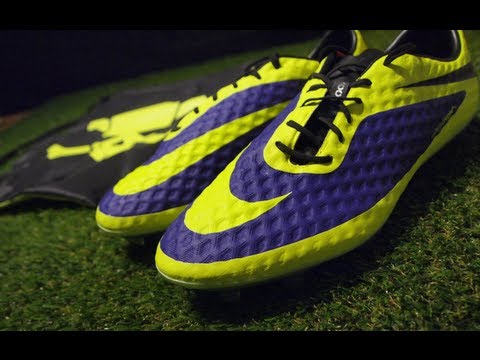 Nike Hypervenom Phantom - Hi Vis Collection - Unboxing, Hands-on, First Impressions - Footy-Boots TV - UCOZf75QEfCepSOqC2Odx4_A