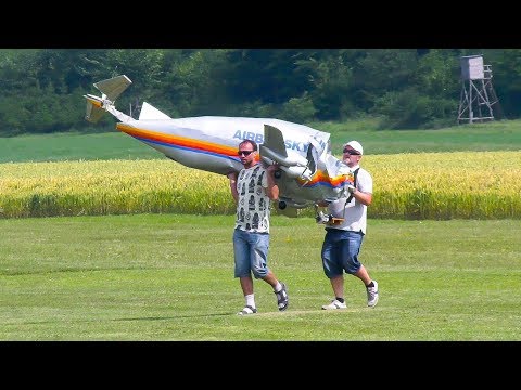 UNUSUAL RC MODEL AIRPLANE BOEING B-377 SUPER GUPPY FLIGHT DEMO WITH CRASH!! - UCOM2W7YxiXPtKobhrYasZDg