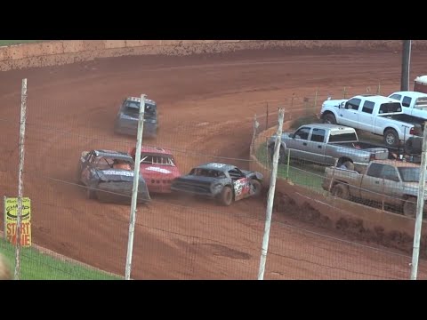 Stock V8 at Winder Barrow Speedway August 13th 2022 - dirt track racing video image