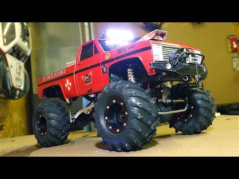 RC ADVENTURES - CHEVY Mega Mud Truck - 1/10th Scale Electric Dual Motor Setup w/ Steel Drive - UCxcjVHL-2o3D6Q9esu05a1Q