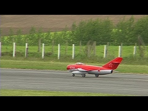 Weekend RC plane flying at the SWMAC (12/13 Nov 2011) - UCQ2sg7vS7JkxKwtZuFZzn-g