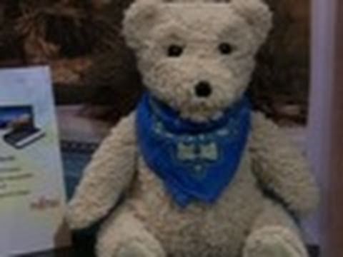 Fujitsu robot teddy bear: CES 2011 | Consumer Reports - UCOClvgLYa7g75eIaTdwj_vg