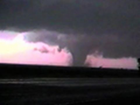 Tornadoes 101 | National Geographic - UCpVm7bg6pXKo1Pr6k5kxG9A