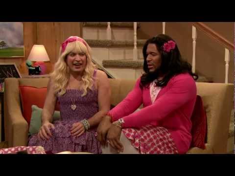 Ew with Jimmy Fallon and Michael Strahan (Late Night with Jimmy Fallon) - UC8-Th83bH_thdKZDJCrn88g