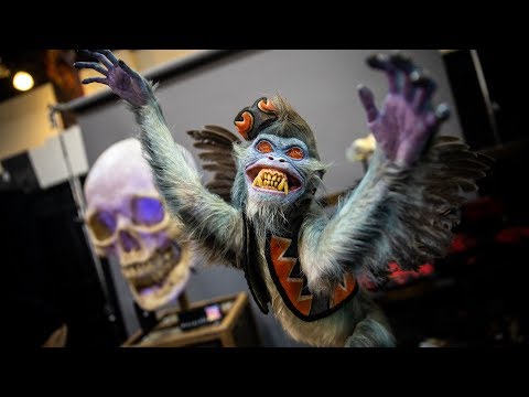 Realistic Flying Monkey Sculpture! - UCiDJtJKMICpb9B1qf7qjEOA