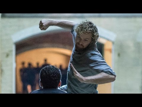 Finn Jones on Becoming Iron Fist - NYCC 2016 - UCKy1dAqELo0zrOtPkf0eTMw