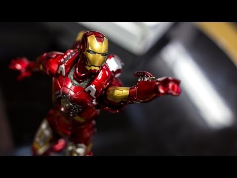 Show and Tell: Hot Toys Iron Man Mark VII 1/6 Scale Figure - UCiDJtJKMICpb9B1qf7qjEOA