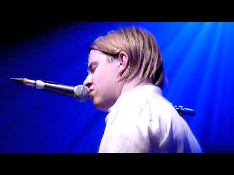 Tom Odell - Behind the rose (live in Paris)