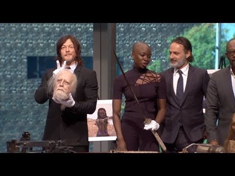 THE WALKING DEAD Smithsonian interviews - Andrew Lincoln, Reedus, Danai Gurira, James, Gimple - UCHLyP4MuA-JAFBCwxXOEDdA