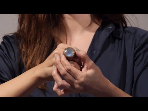 Tech Minute - Wearable tech that helps keep you safe - UCOmcA3f_RrH6b9NmcNa4tdg