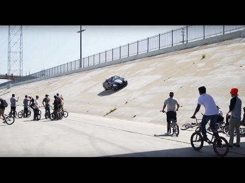 BMX VS CRAZY CAR GUY - UCEt2RMm3EqtoerqX0-fUpfw