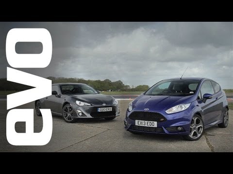 Ford Fiesta ST vs Toyota GT86 | evo TRACK BATTLE - UCFwzOXPZKE6aH3fAU0d2Cyg