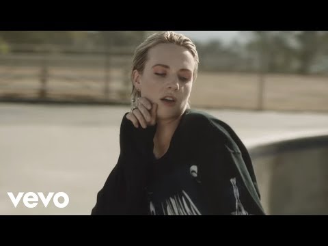 MØ - Blur (Official Video) ft. Foster The People - UCtGsfvj155zp8maBFng9hHg