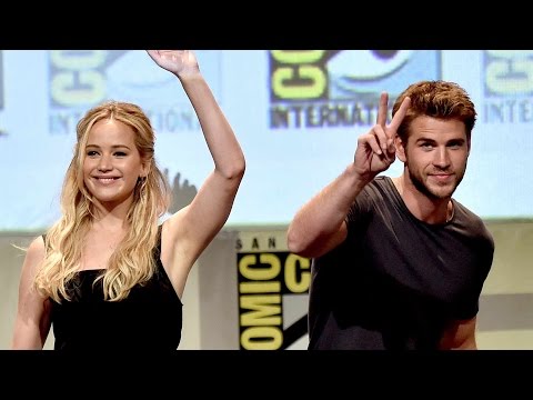 The Hunger Games Cast Tries to do the Mockingjay Whistle at Comic-Con 2015 - UCgMJGv4cQl8-q71AyFeFmtg